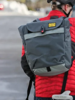 Kryptonite Avenue R-30 USB 1 LED Rear Light - Black - 30 Lumens 6 Kryptonite Avenue R-30 USB 1 LED Rear Light - Black - 30 Lumens -Cycle Fix 003656 backpack light high image