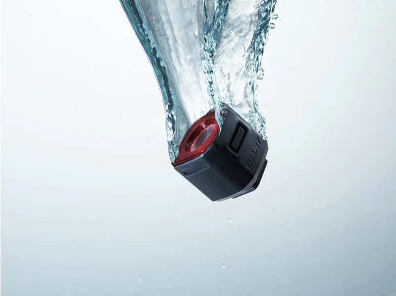 Giant Recon TL 100 Rear Light - Black 6 Giant Recon TL 100 Rear Light - Black - Image 6