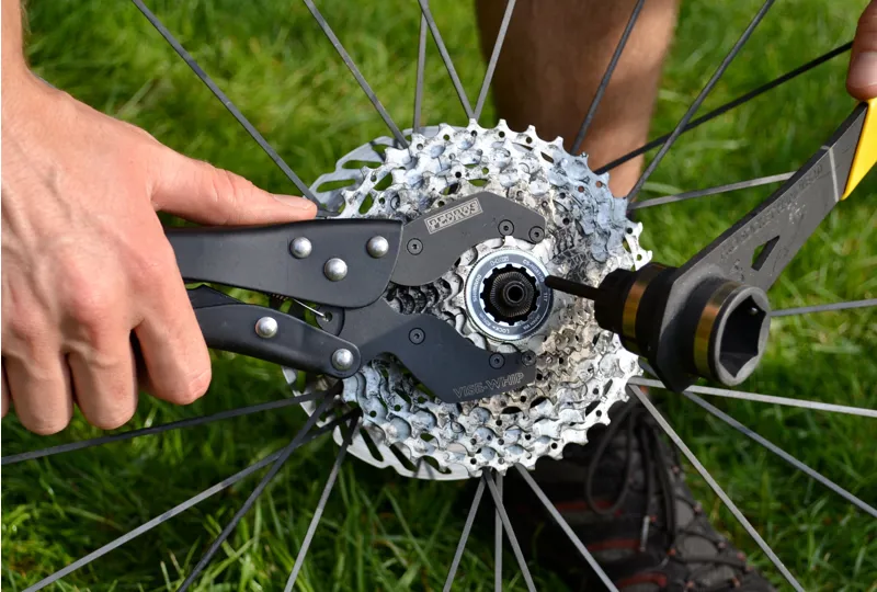 Pedros Cogset Lockring Socket With Pin 1 Pedros Cogset Lockring Socket With Pin