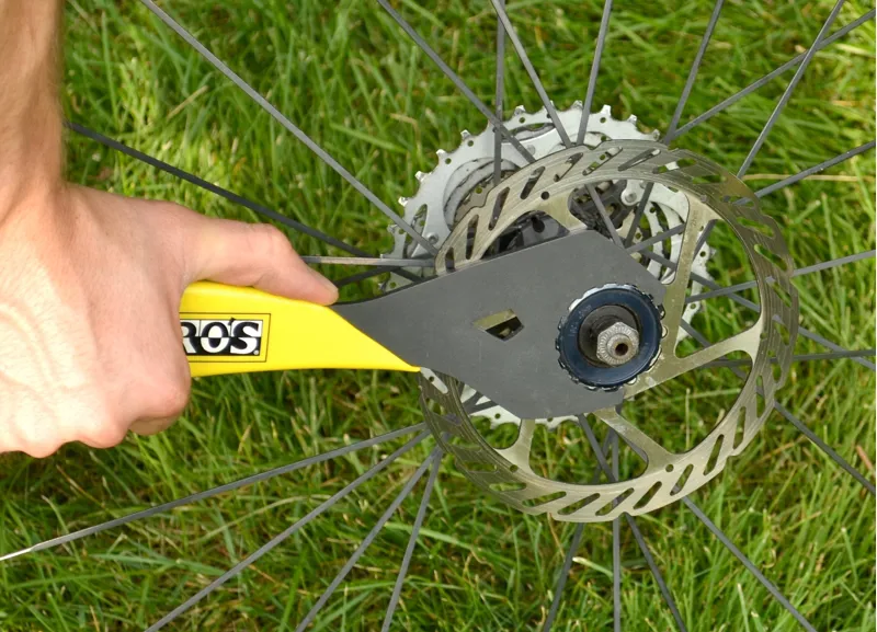 Pedros Bottom Bracket Wrench - Shimano Integrated 1 Pedros Bottom Bracket Wrench - Shimano Integrated