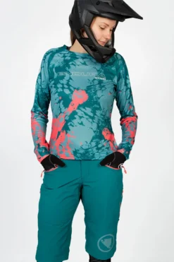 Endura SingleTrack II Women's Baggy Shorts - Spruce Green -Cycle Fix E8116GSSpruceGRN 3