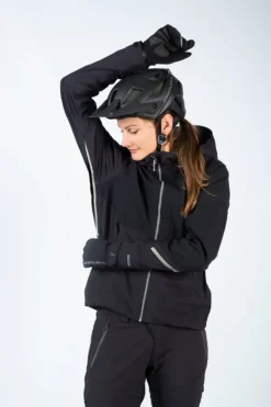 Endura MT500 Waterproof Women's Jacket - Black 16 Endura MT500 Waterproof Women's Jacket - Black -Cycle Fix E9153BK 4