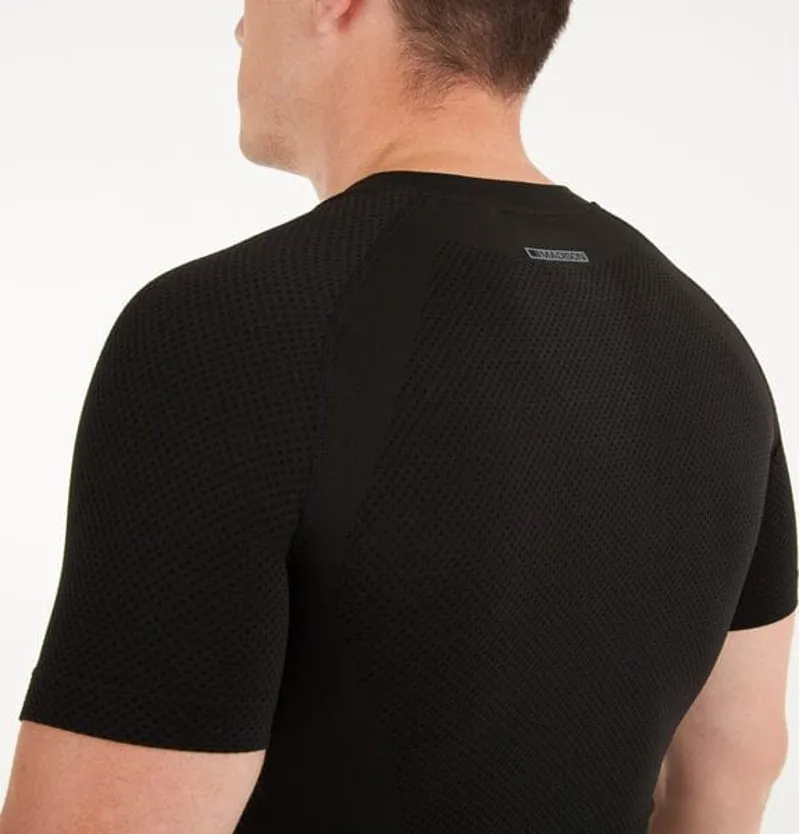 Madison Isoler Mesh Short Sleeve Men's Base Layer - Black 4 Madison Isoler Mesh Short Sleeve Men's Base Layer - Black - Image 4