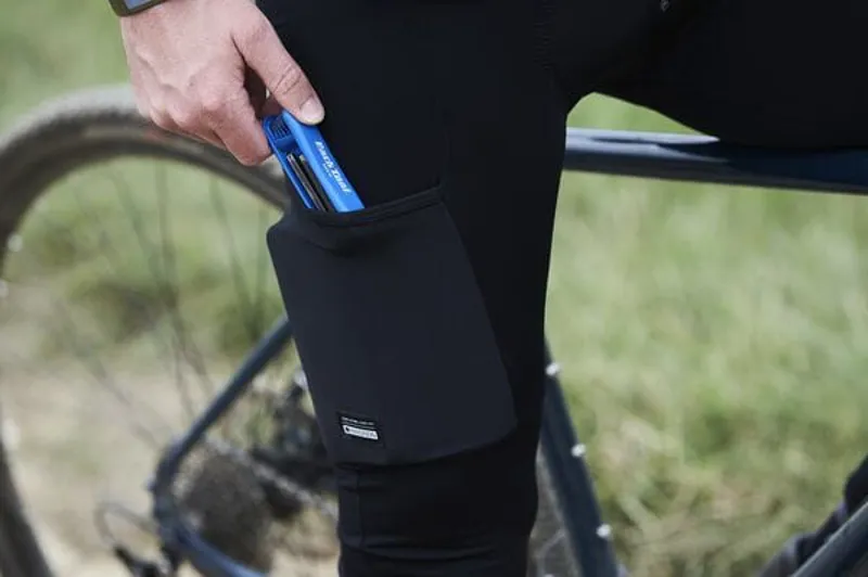 Madison Roam DWR Cargo Men Bib Tights - Black 6 Madison Roam DWR Cargo Men Bib Tights - Black - Image 6